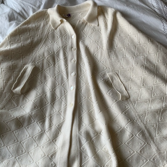 Vintage Crocheted shrug - Picture 2 of 5